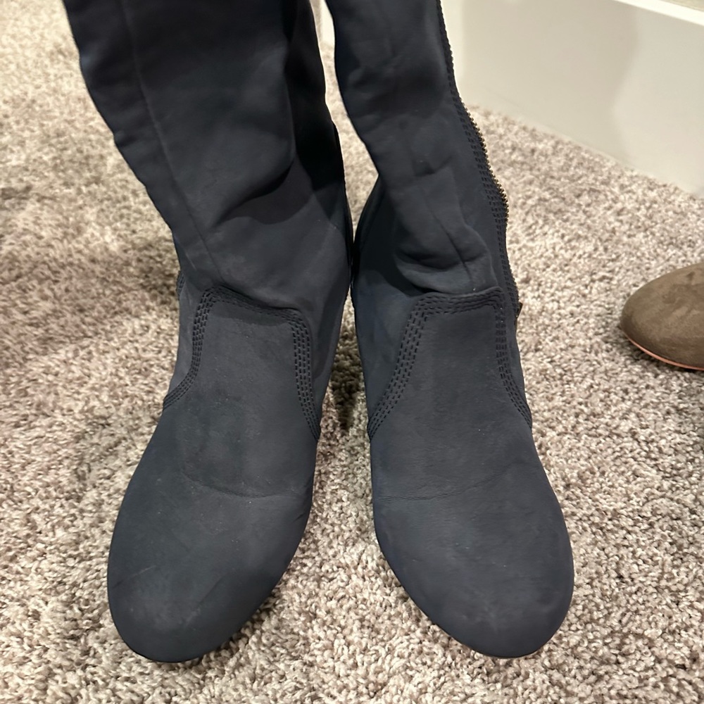 Fergies mid calf wedge boots with side zippers